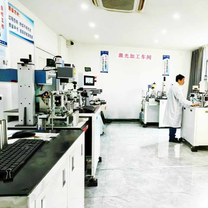 Equipo de procesamiento microporoso láser de precisión